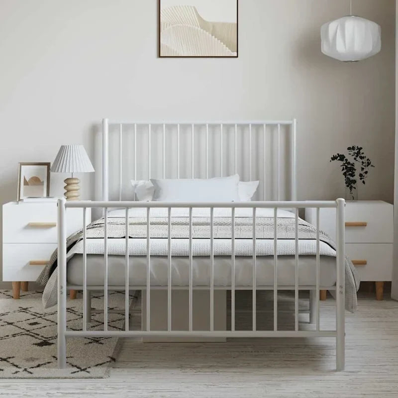 Cadre de lit en métal, matelas non inclus.